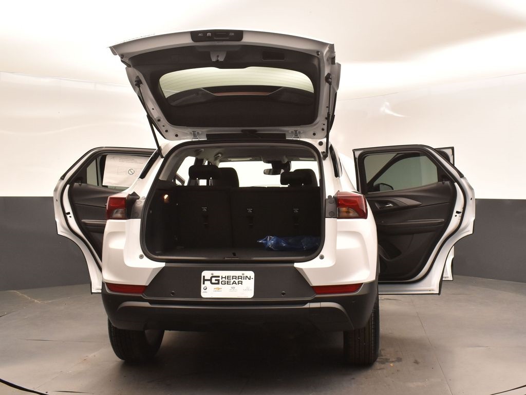 2025 Summit White Chevrolet TrailBlazer LS FWD SUV