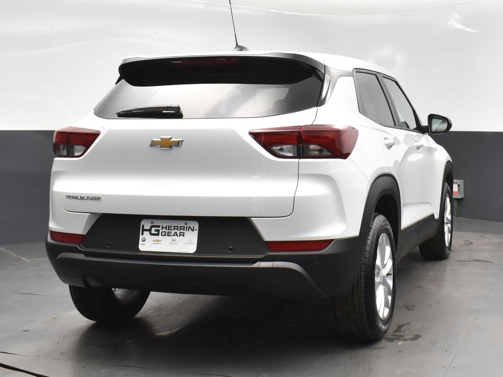 2025 Summit White Chevrolet TrailBlazer LS FWD SUV