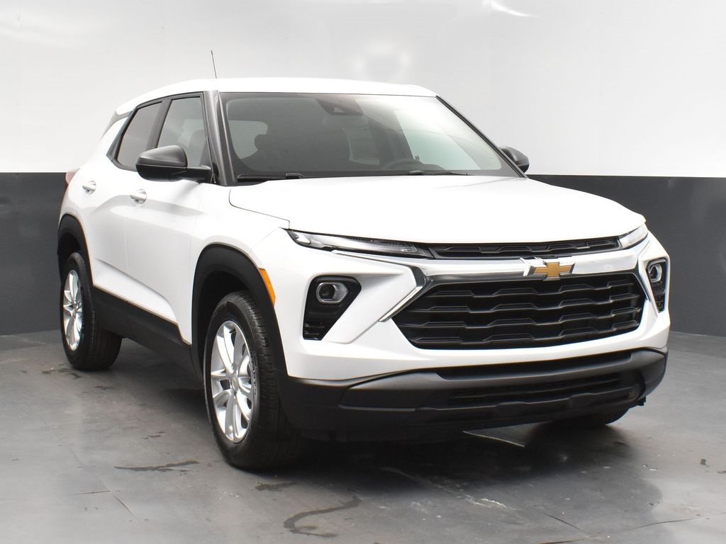 2025 Summit White Chevrolet TrailBlazer LS FWD SUV