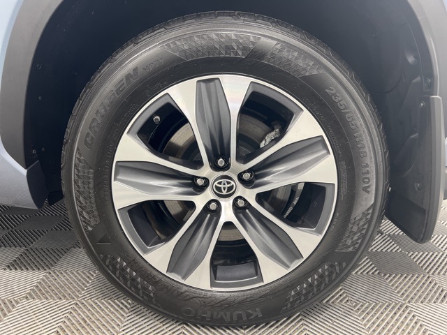 2022 Toyota Highlander XLE photo 11