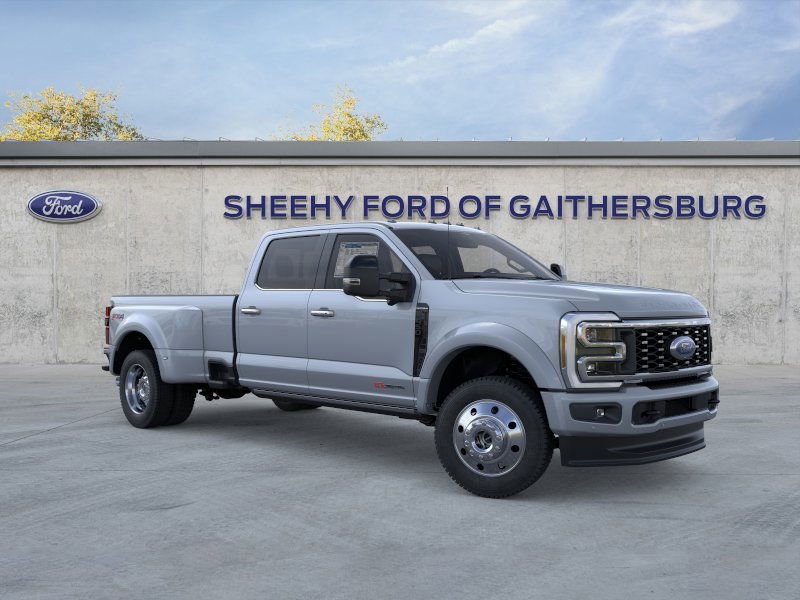 2026 Ford F-450 Super Duty Platinum's photo