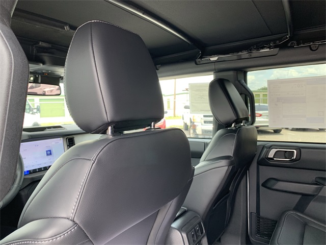 2025 Oxford White Ford Bronco Outer Banks 4X4 SUV