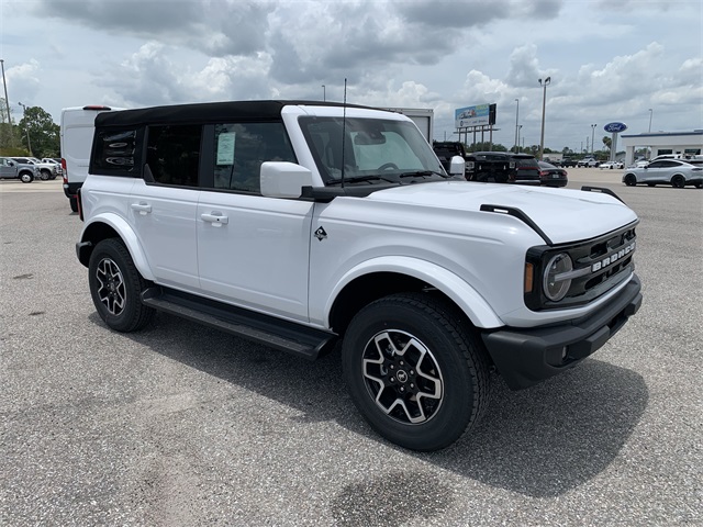 2025 Oxford White Ford Bronco Outer Banks 4X4 SUV