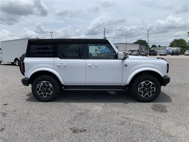 2025 Oxford White Ford Bronco Outer Banks 4X4 SUV
