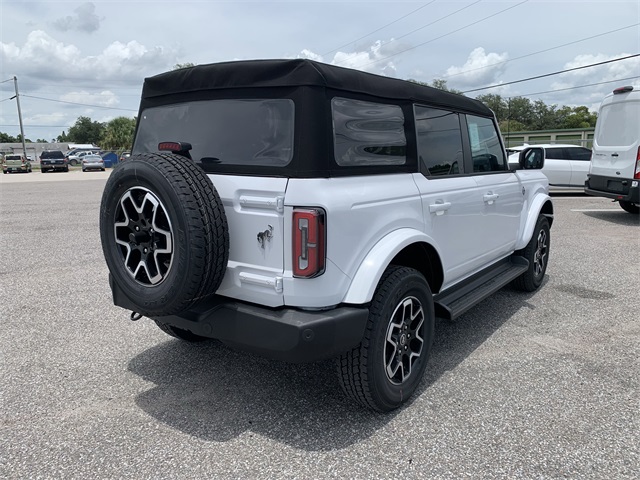 2025 Oxford White Ford Bronco Outer Banks 4X4 SUV