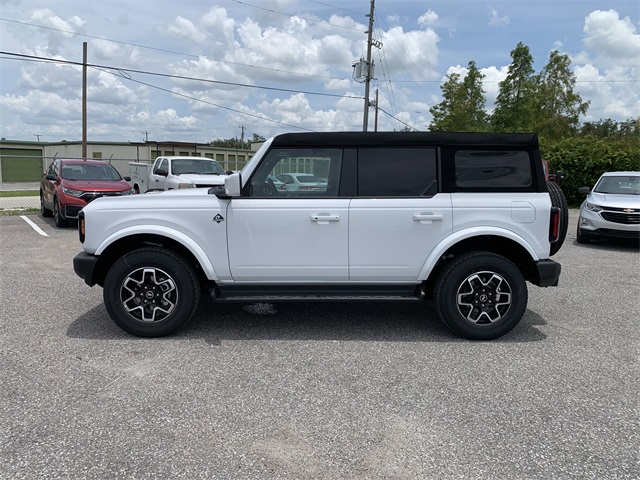 2025 Oxford White Ford Bronco Outer Banks 4X4 SUV