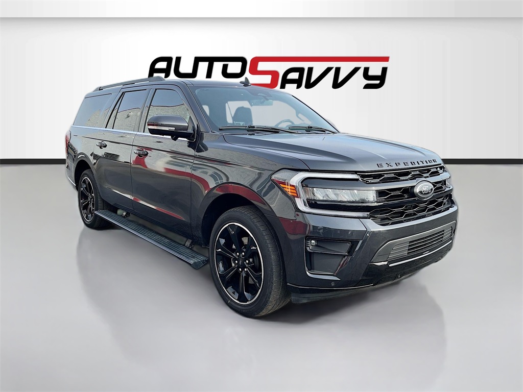 2023 Ford Expedition Limited's photo