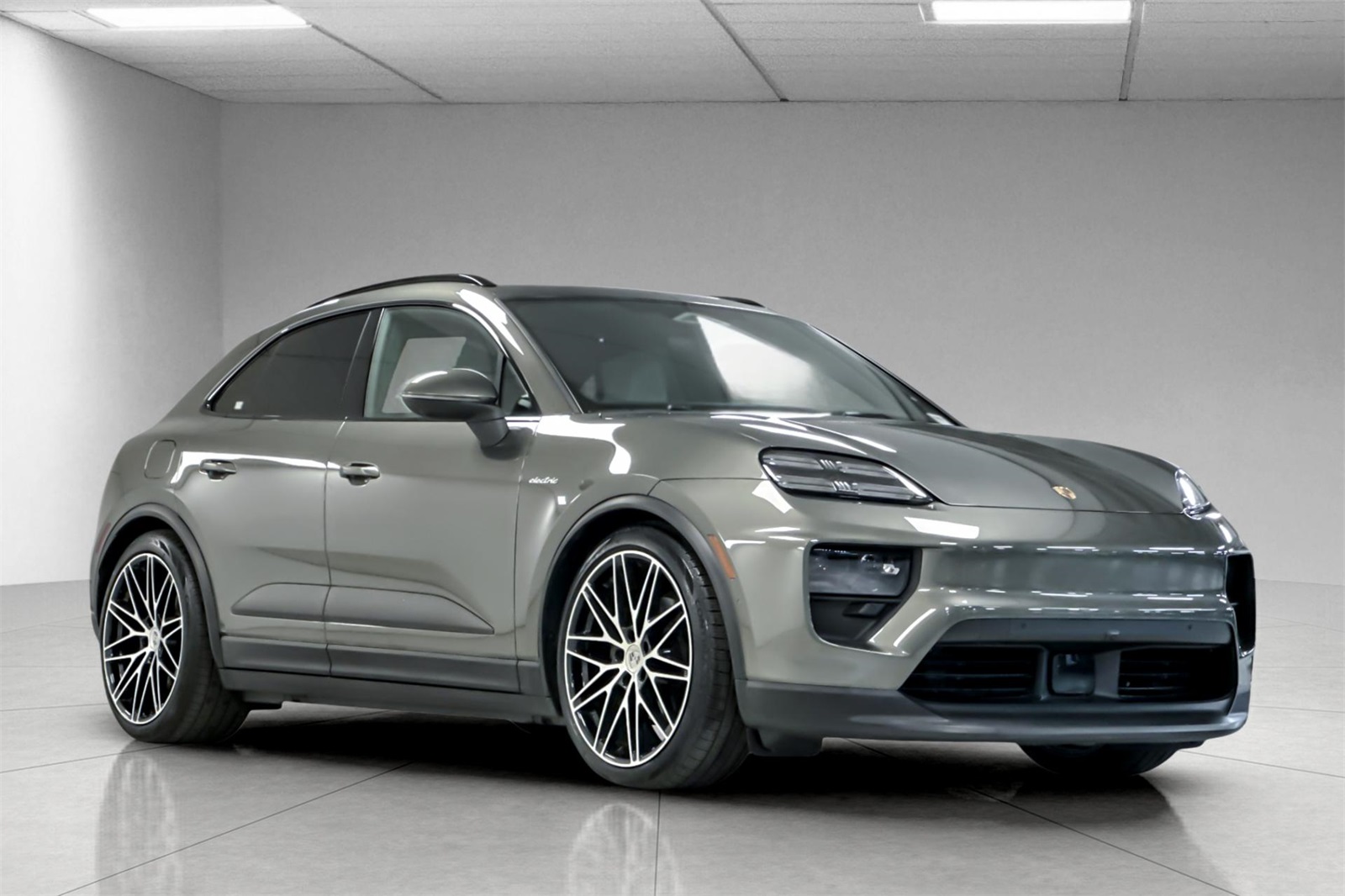 2024 Porsche Macan 4 Electric photo 10