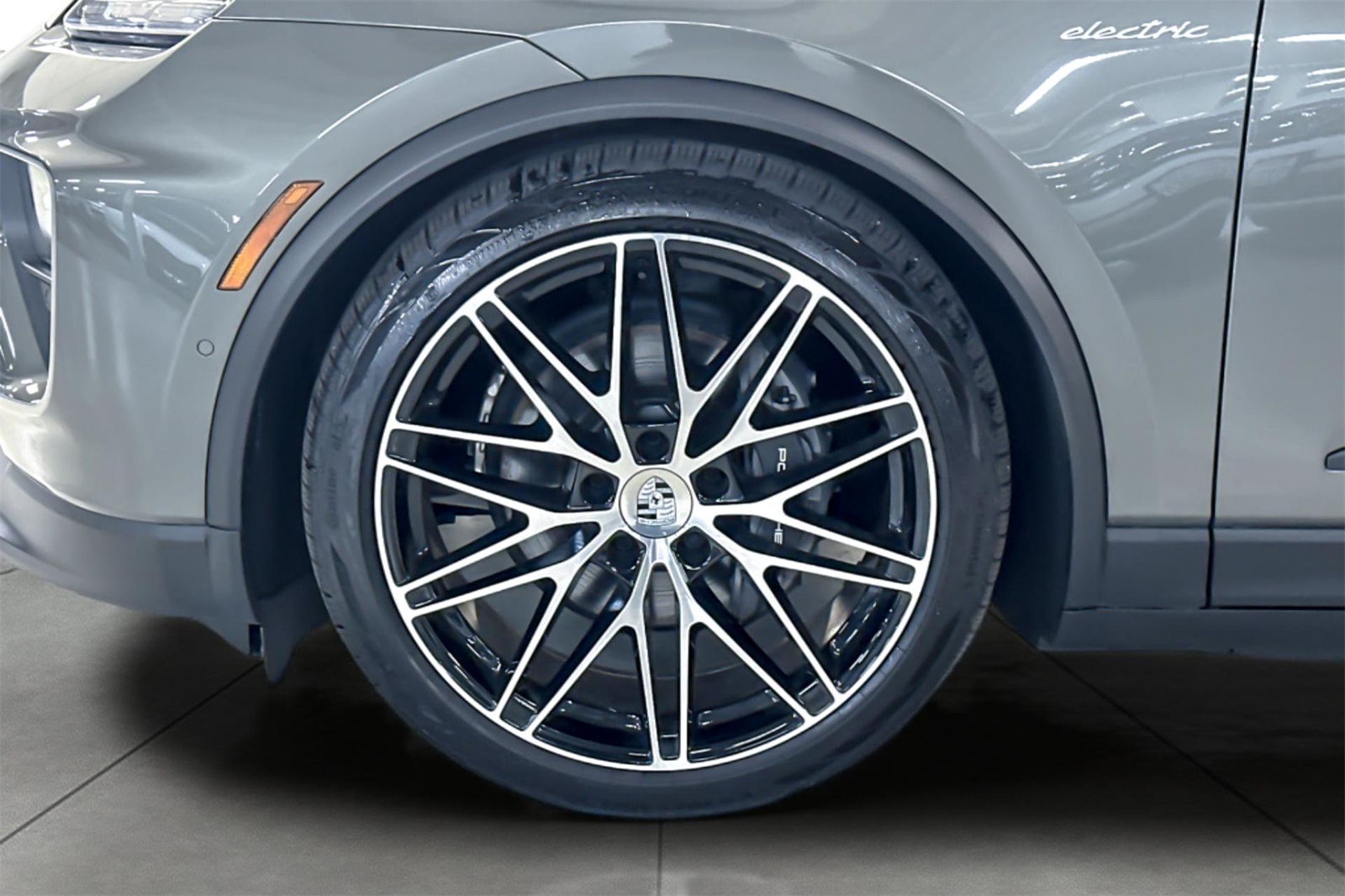 2024 Porsche Macan 4 Electric photo 12