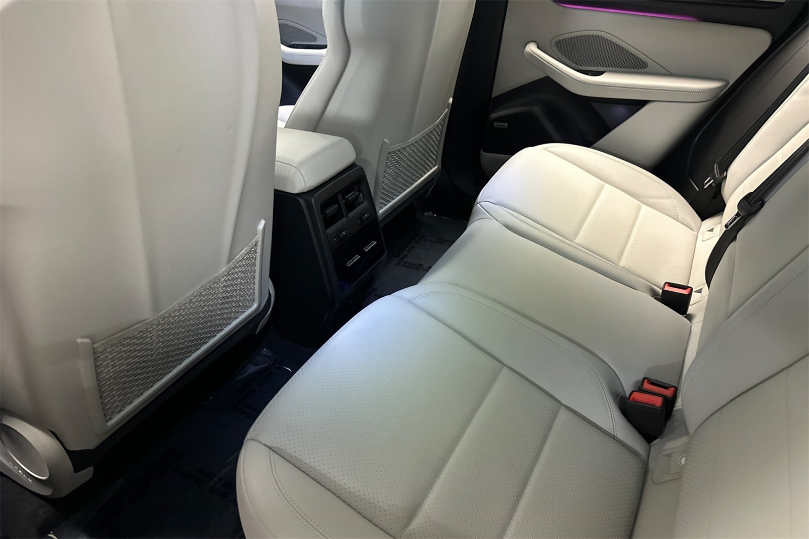 2024 Porsche Macan 4 Electric photo 14