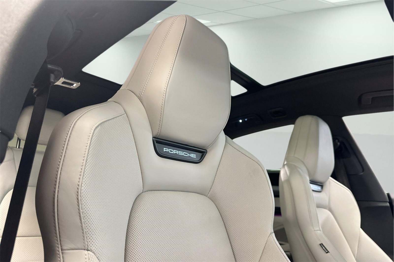 2024 Porsche Macan 4 Electric photo 17
