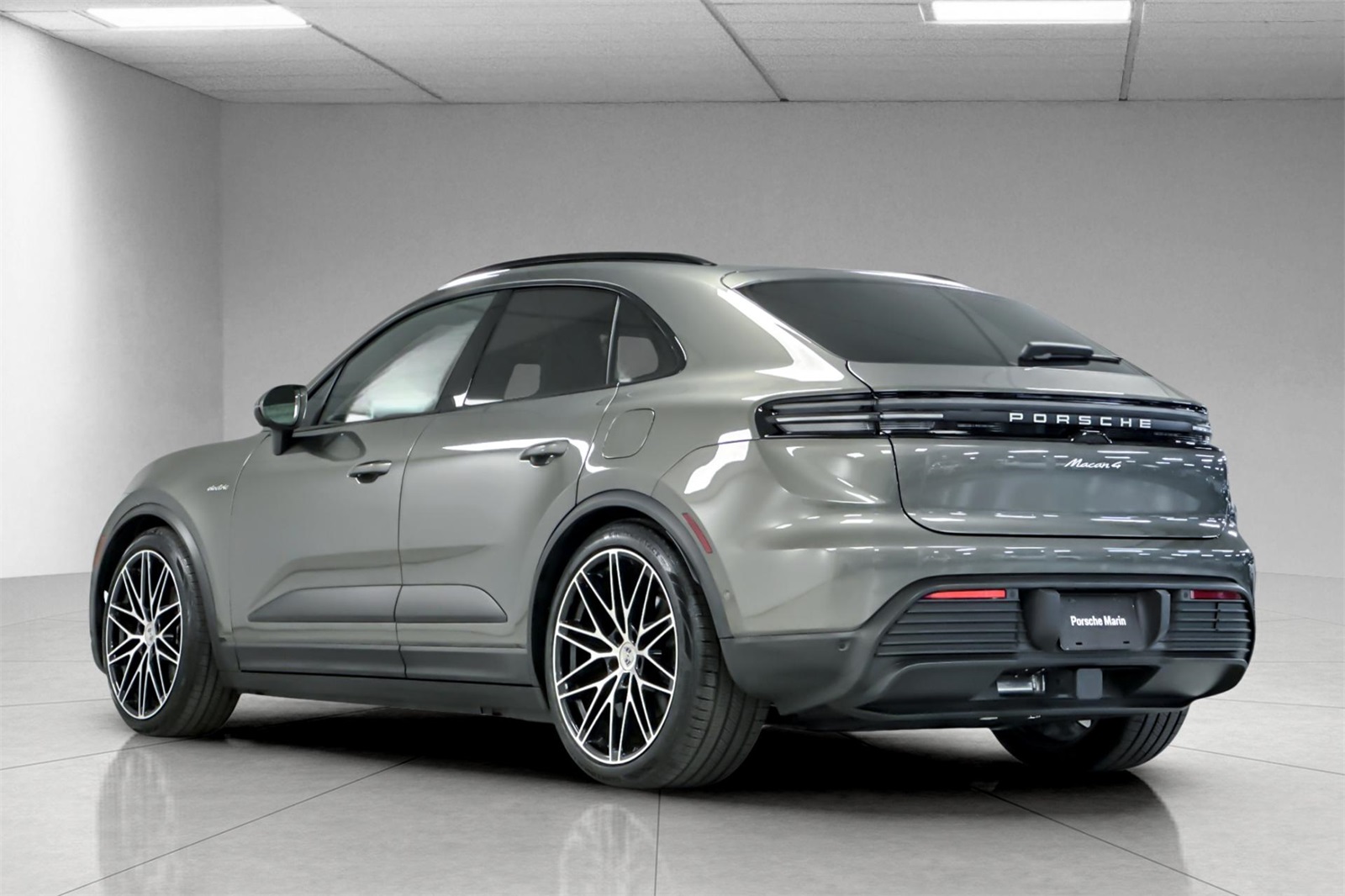 2024 Porsche Macan 4 Electric photo 3