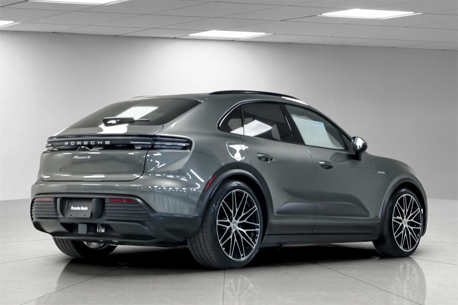 2024 Porsche Macan 4 Electric photo 8