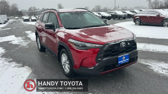 2026 Toyota Corolla Cross LE's photo