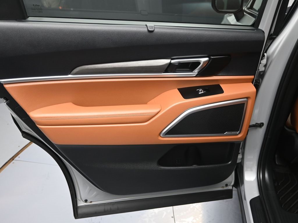 2025 Kia Telluride EX photo 25
