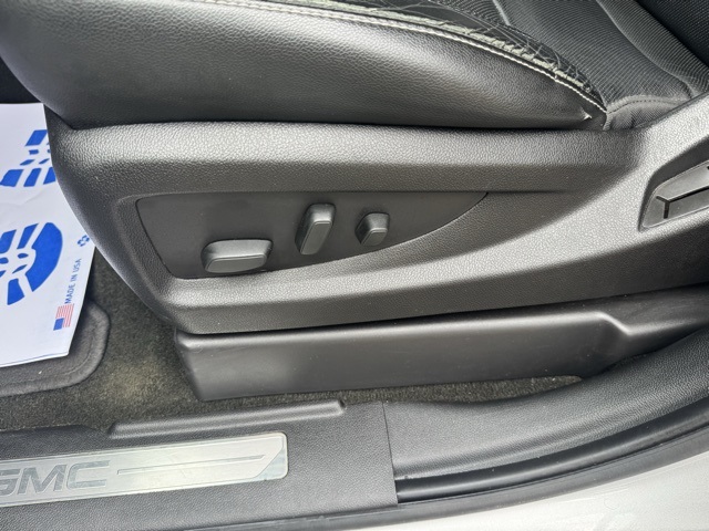 Photo of 2017 GMC Yukon SLT in Jacksonville, NC - 13,  2017 GMC Yukon SLT:16850P