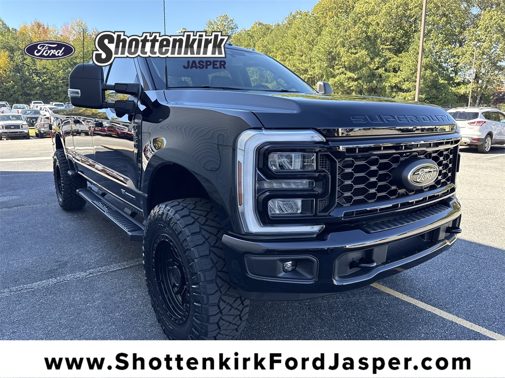 2026 Ford F-350 Super Duty XLT's photo