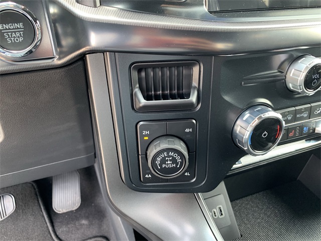 2025 Iconic Silver Metallic Ford F-150 Lariat 4X4 Truck