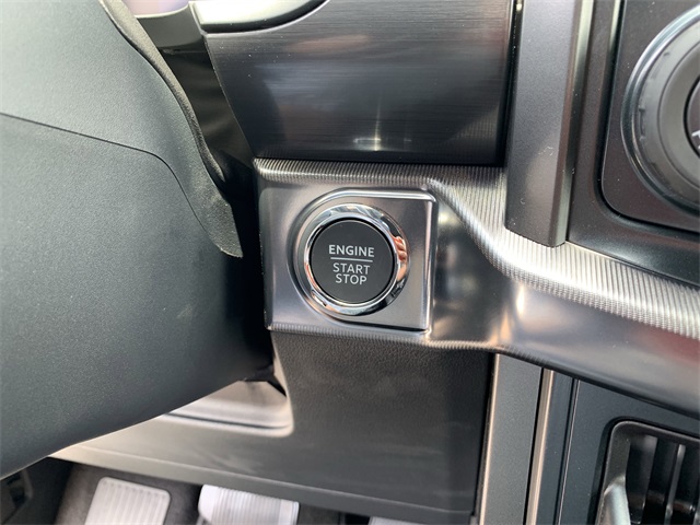 2025 Iconic Silver Metallic Ford F-150 Lariat 4X4 Truck