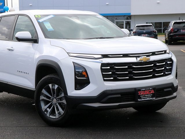 2025 Chevrolet Equinox LT photo 2