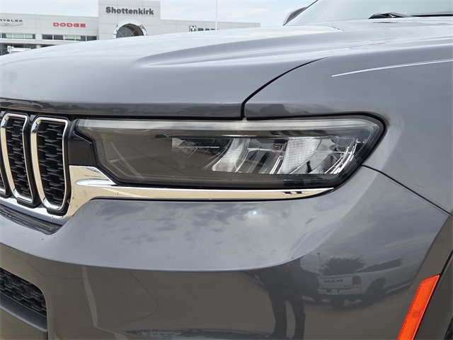 2022 Jeep Grand Cherokee Limited photo 4