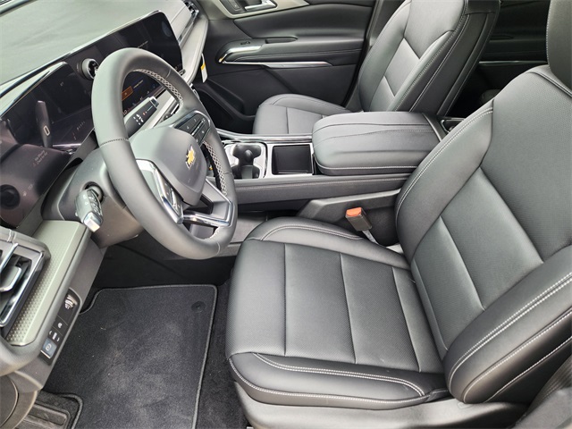 2025 Lakeshore Blue Metallic Chevrolet Traverse LT FWD SUV