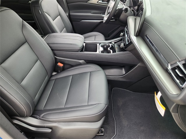2025 Lakeshore Blue Metallic Chevrolet Traverse LT FWD SUV