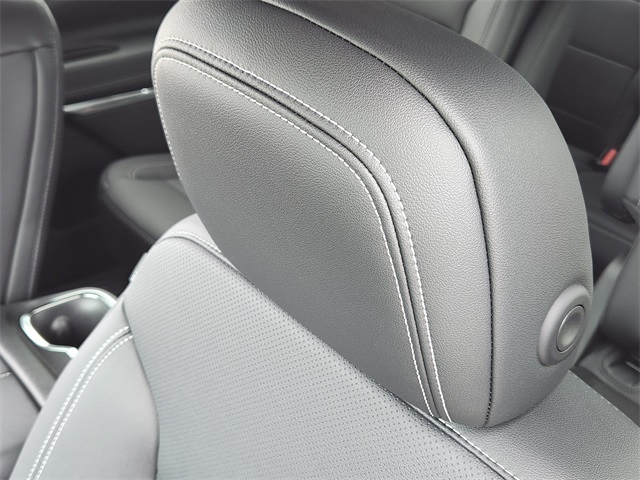 2025 Lakeshore Blue Metallic Chevrolet Traverse LT FWD SUV