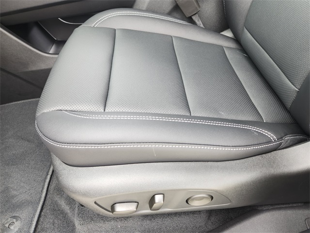 2025 Lakeshore Blue Metallic Chevrolet Traverse LT FWD SUV
