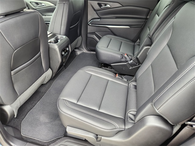 2025 Lakeshore Blue Metallic Chevrolet Traverse LT FWD SUV