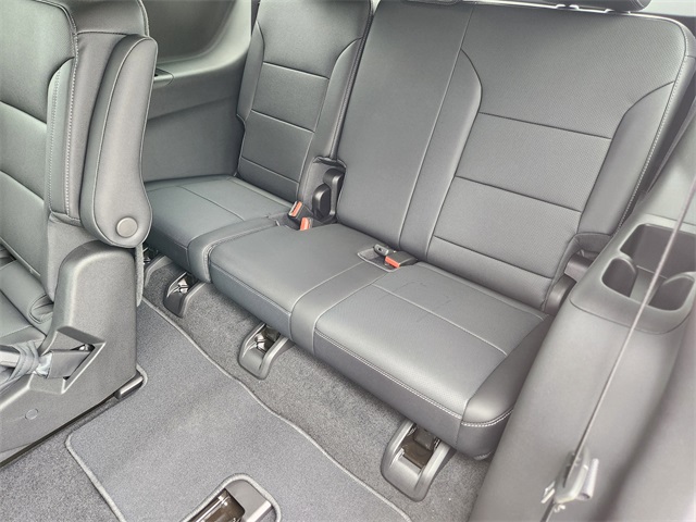 2025 Lakeshore Blue Metallic Chevrolet Traverse LT FWD SUV