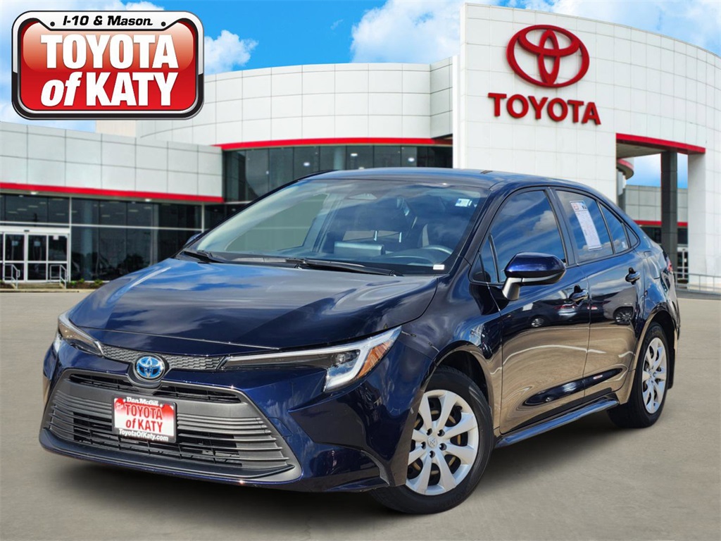 2024 Toyota Corolla LE's photo