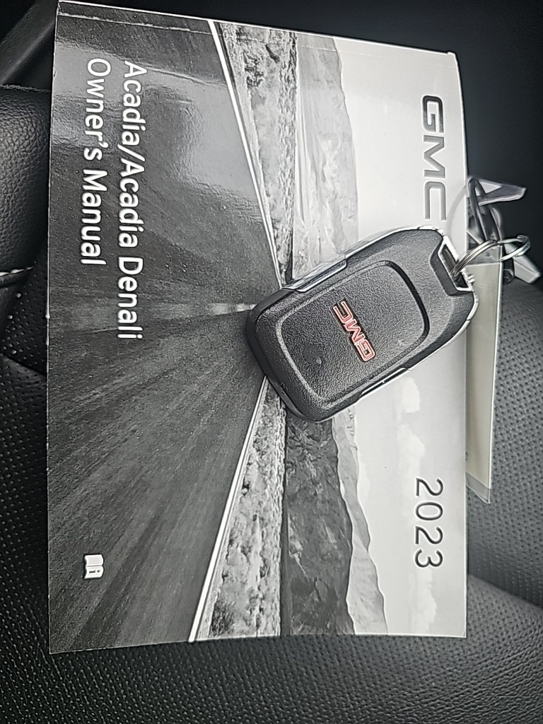 2023 Gmc Acadia SLT photo 4