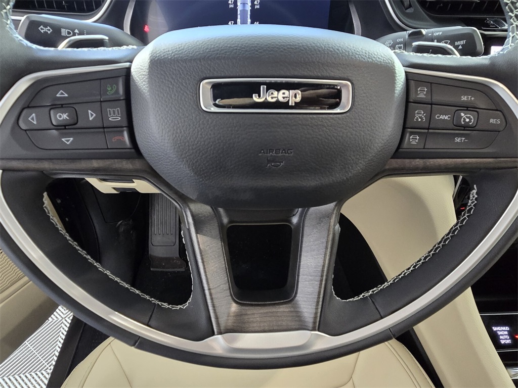new 2025 Jeep Grand Cherokee car, priced at $42,985