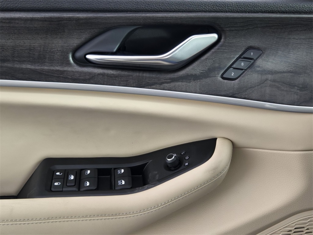 new 2025 Jeep Grand Cherokee car, priced at $42,985