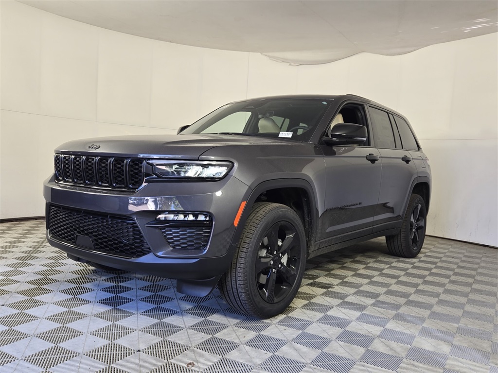 new 2025 Jeep Grand Cherokee car, priced at $42,985