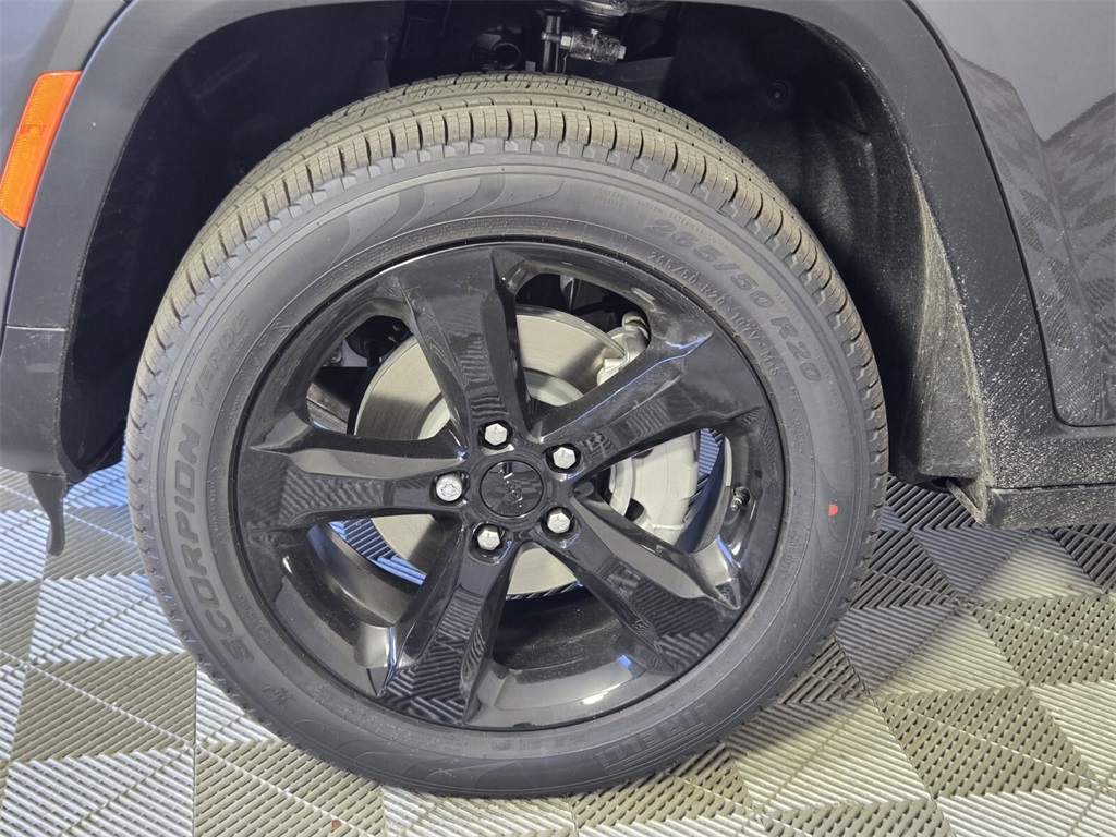 new 2025 Jeep Grand Cherokee car, priced at $42,985