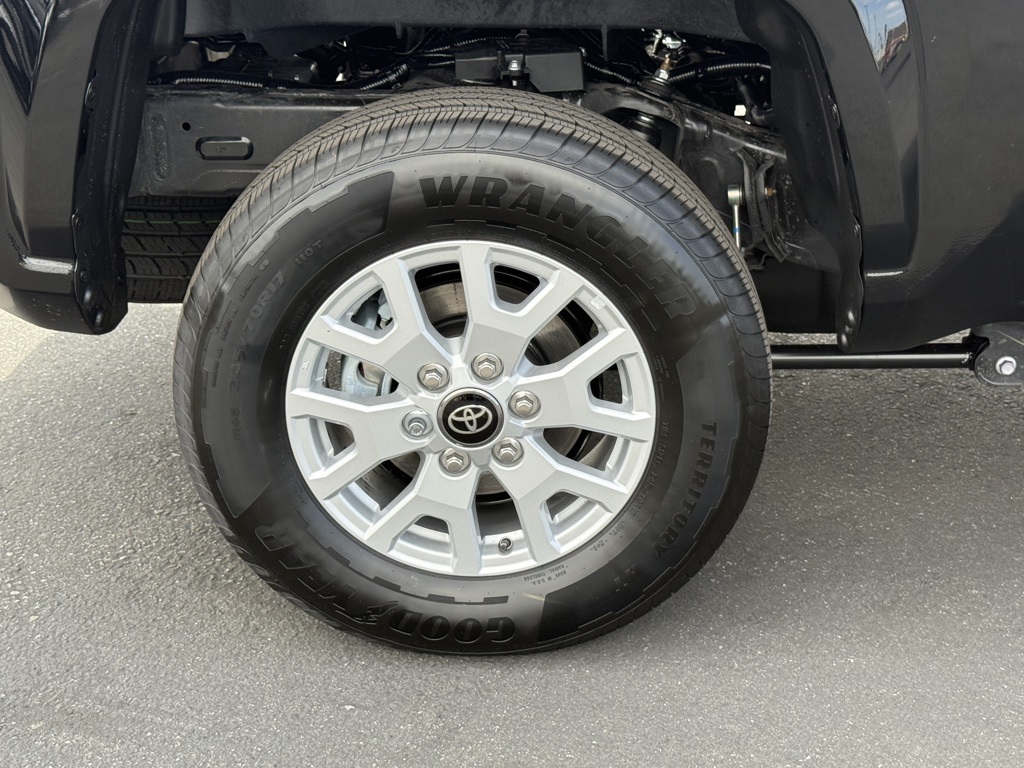 2025 Toyota Tacoma SR5 4x4 Double Cab photo 14