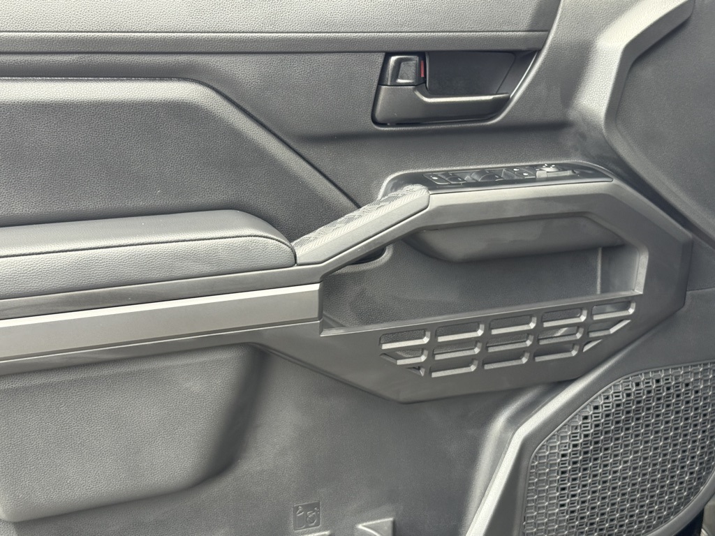 2025 Toyota Tacoma SR5 4x4 Double Cab photo 15