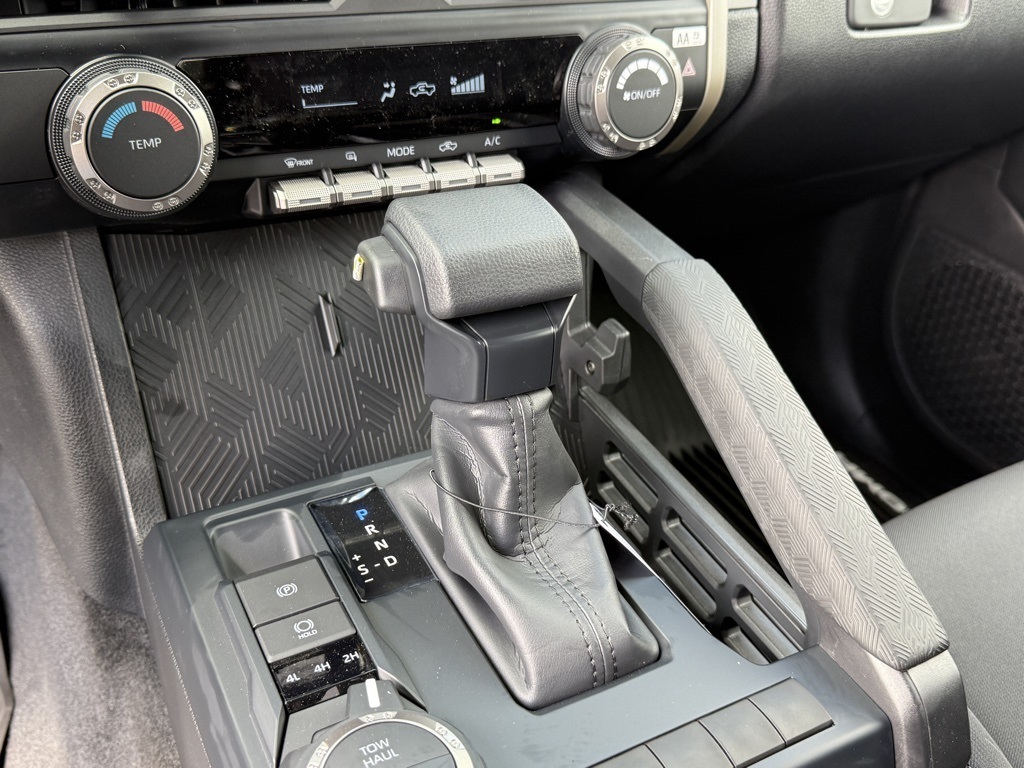 2025 Toyota Tacoma SR5 4x4 Double Cab photo 23