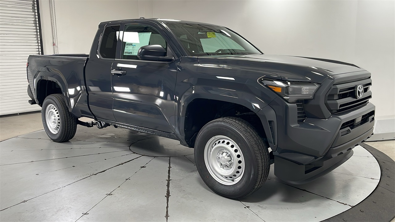 2025 Toyota Tacoma SR XtraCab photo 3
