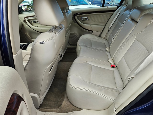 2011 Ford Taurus Limited photo 11