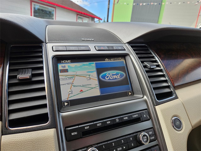 2011 Ford Taurus Limited photo 18