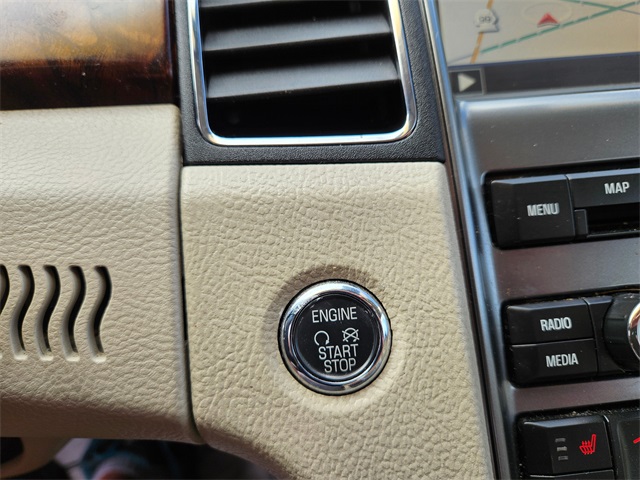 2011 Ford Taurus Limited photo 20