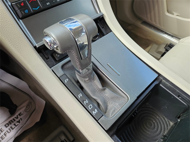 2011 Ford Taurus Limited photo 21