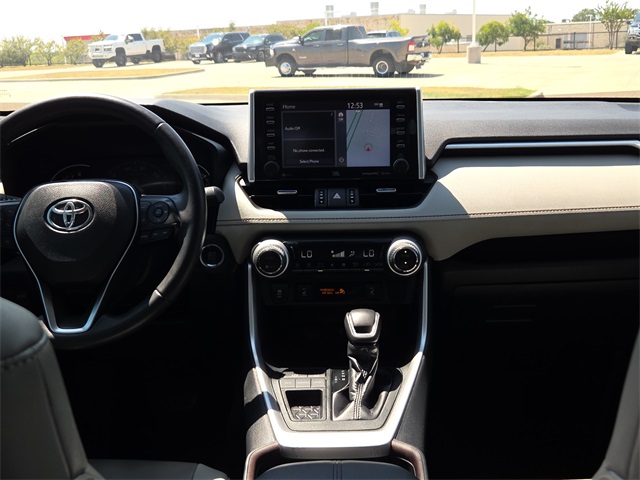 2020 Toyota RAV4 XLE Premium photo 8