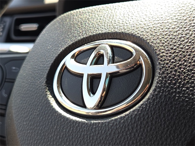 2020 Toyota RAV4 XLE Premium photo 19