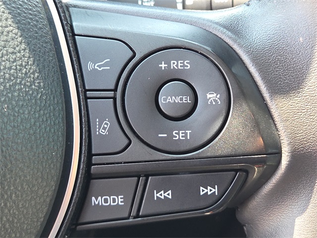 2020 Toyota RAV4 XLE Premium photo 20