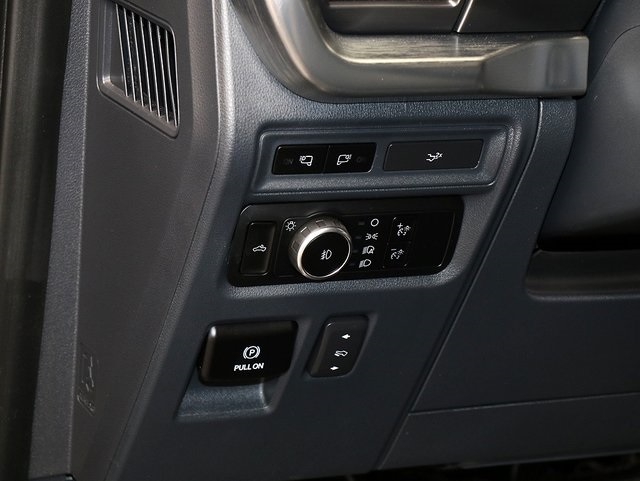 2023 Ford F-150 Lariat photo 25