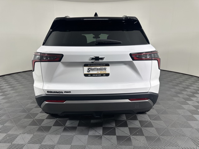 2026 Chevrolet Equinox LT photo 4